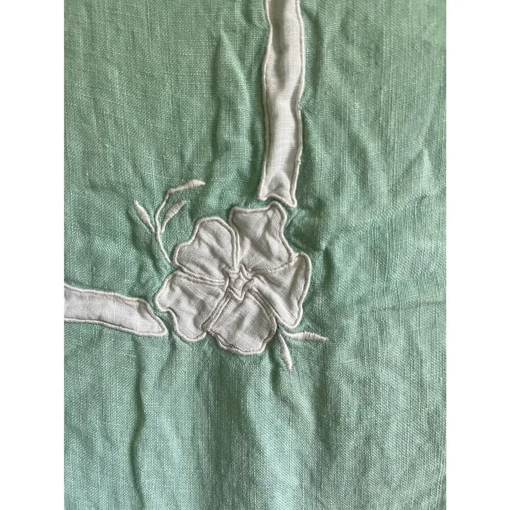 Vintage‎ Linen Mint Green Table Square Floral Hand Embroidered Table Topper 32